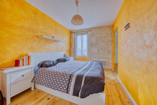 Maison pierre rénovée – 140 m² – 5 pièces – Entre Saintes et Pons 