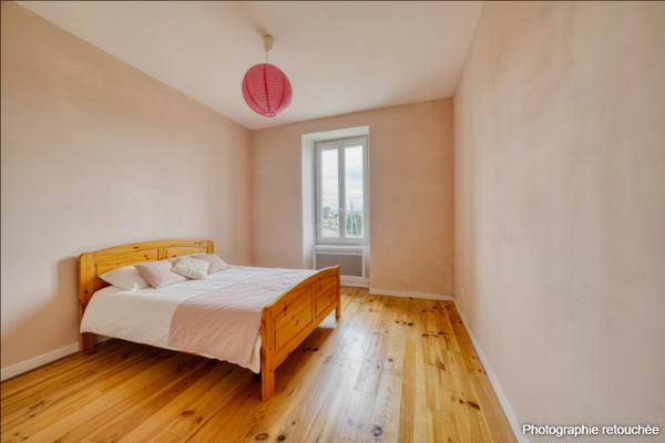 Maison pierre rénovée – 140 m² – 5 pièces – Entre Saintes et Pons 