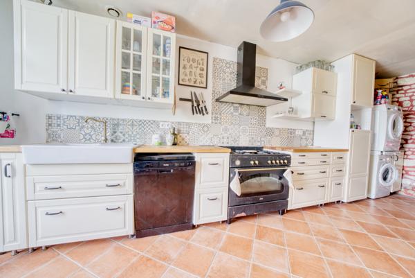 Maison pierre rénovée – 140 m² – 5 pièces – Entre Saintes et Pons 