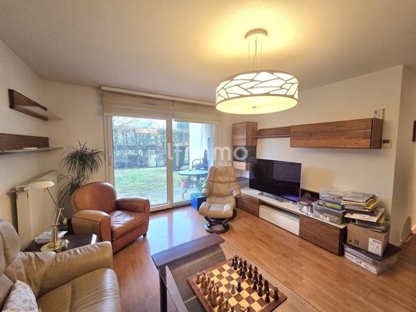 Appartement 3 pièces en rez-de-chaussée , garage et parking