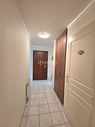 Appartement 3 pièces en rez-de-chaussée , garage et parking