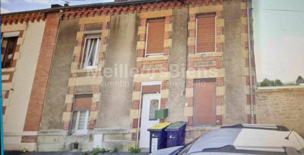 maison atypique à rénover avec terrain