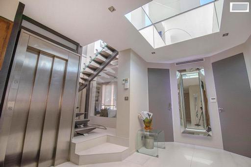 Bandol (83150) Villa de type T9 d'environ 1000m2 avec dépendances et piscine