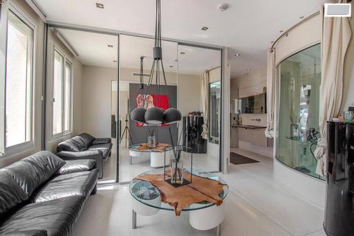 Bandol (83150) Villa de type T9 d'environ 1000m2 avec dépendances et piscine