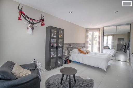 Bandol (83150) Villa de type T9 d'environ 1000m2 avec dépendances et piscine