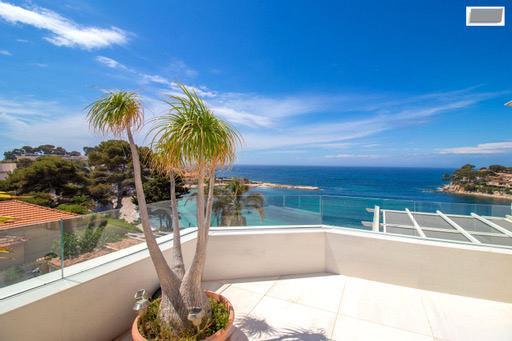 Bandol (83150) Villa de type T9 d'environ 1000m2 avec dépendances et piscine