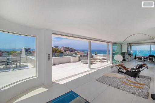 Bandol (83150) Villa de type T9 d'environ 1000m2 avec dépendances et piscine