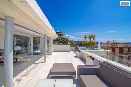 Bandol (83150) Villa de type T9 d'environ 1000m2 avec dépendances et piscine