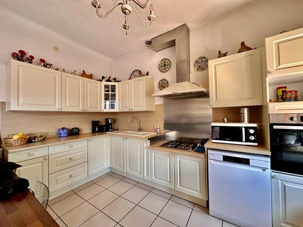 Belle maison 151m2, 4 chambres + bureau sur parcelle de 361m2 jardin et garage