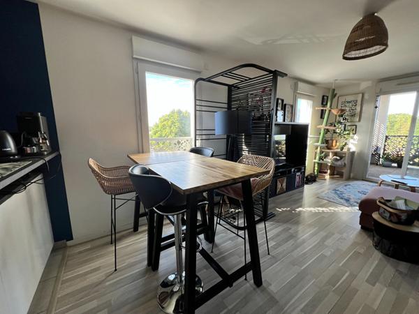 Appartement RENNES - T3 - COURROUZE - LUMINEUX- STATIONNEMENT - BALCON