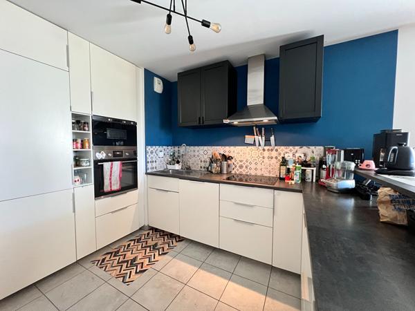 Appartement RENNES - T3 - COURROUZE - LUMINEUX- STATIONNEMENT - BALCON