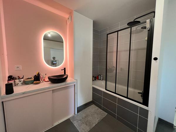 Appartement RENNES - T3 - COURROUZE - LUMINEUX- STATIONNEMENT - BALCON