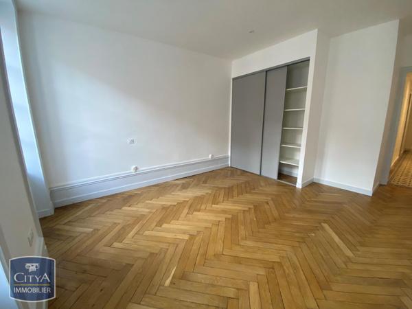 Appartement à louer 4 pièces 110m²
