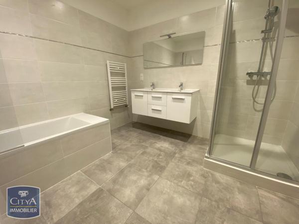 Appartement à louer 4 pièces 110m²