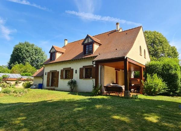 Maison à vendre    5 pièces •  Mandres-les-Roses