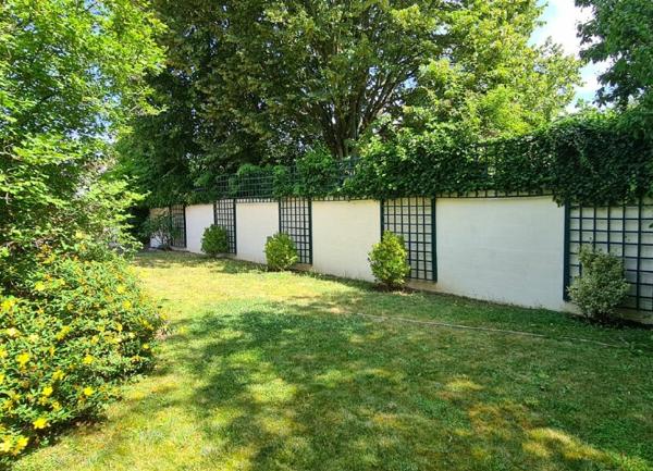 Maison à vendre    5 pièces •  Mandres-les-Roses