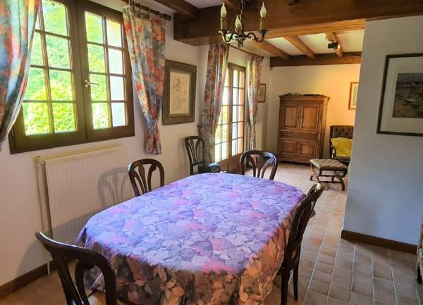 Maison à vendre    5 pièces •  Mandres-les-Roses