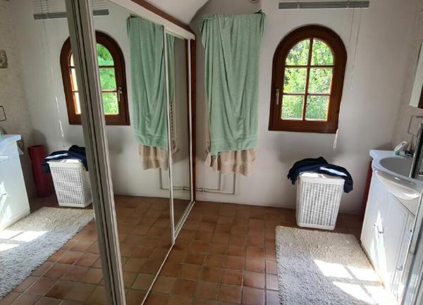 Maison à vendre    5 pièces •  Mandres-les-Roses