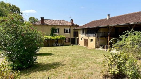 Maison 434 m2 sur un terrain de plus de 3 Hectares