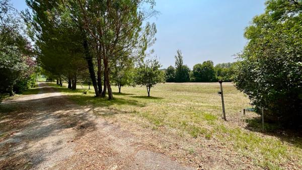 Maison 434 m2 sur un terrain de plus de 3 Hectares