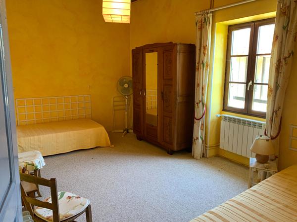 Maison 434 m2 sur un terrain de plus de 3 Hectares