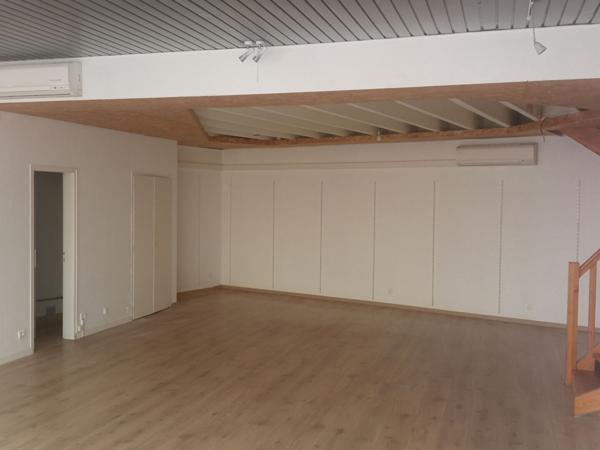 Local Commercial à CHALLANS de 88.07 m²