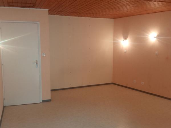 Local Commercial à CHALLANS de 88.07 m²