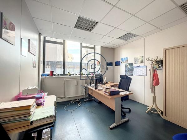 Bureaux en rdc de 377 m2 avec entrée privative indépendante