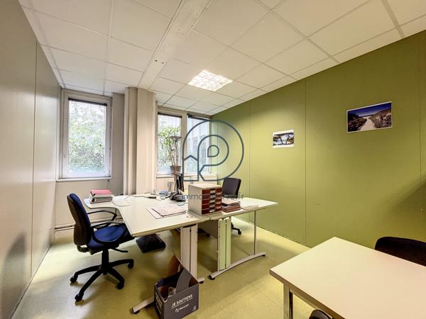 Bureaux en rdc de 377 m2 avec entrée privative indépendante