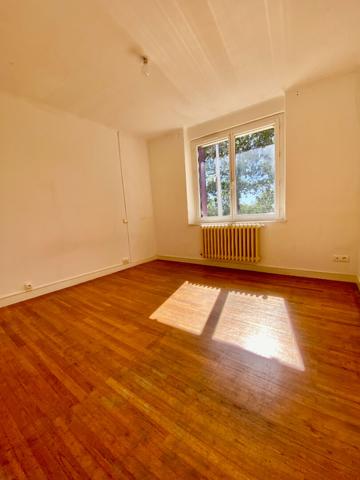 Maison 97m2 - 5 pièces -La Chevroliere - terrain clos environ 470 m2