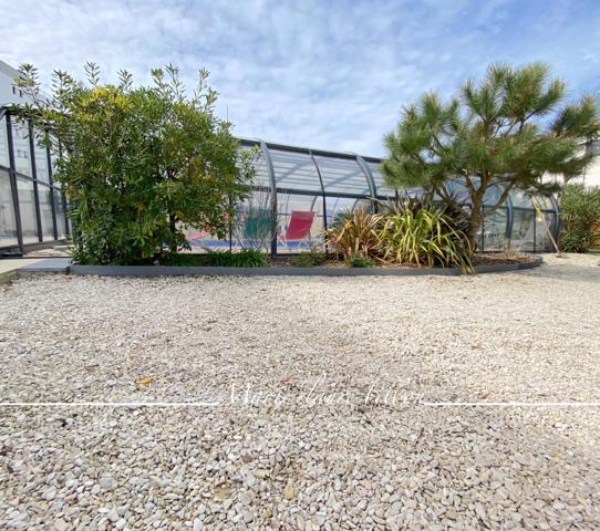 Maison à vendre 8 pièces SAINT GILLES CROIX DE VIE (85)- ensemble immobilier de 2 maisons de type 4 avec piscine jardinet stationnement