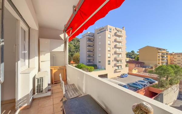 Appartement à vendre    3 pièces • 54 m2 Nice