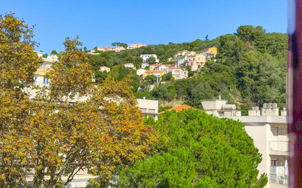 Appartement à vendre    3 pièces • 54 m2 Nice