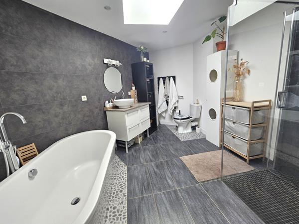 Maison rénovée 3 chambres – Luminosité et confort au rendez-vous 5 km de Candé