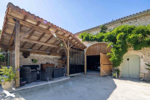Maison 390 900 € Mansle 9 p 205 m² DPE D