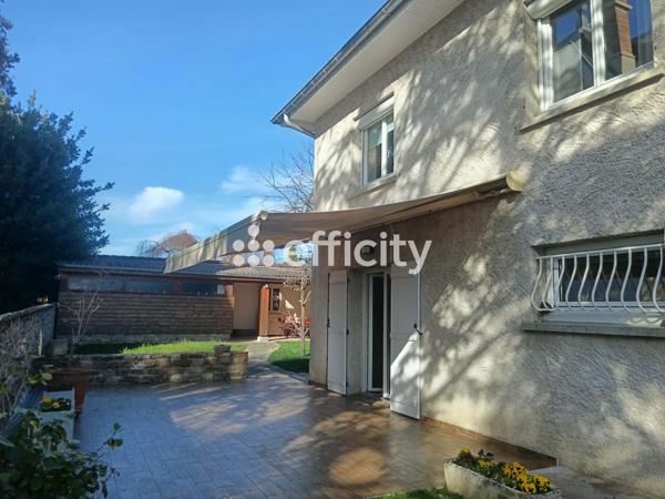 Maison 7 pièces - 203 m²