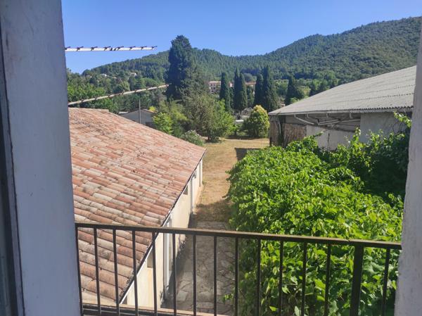 Bessèges (30160) Bessèges Appartements et local commercial 270 m² avec terrain