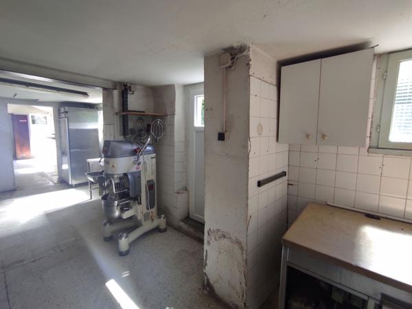 Bessèges (30160) Bessèges Appartements et local commercial 270 m² avec terrain