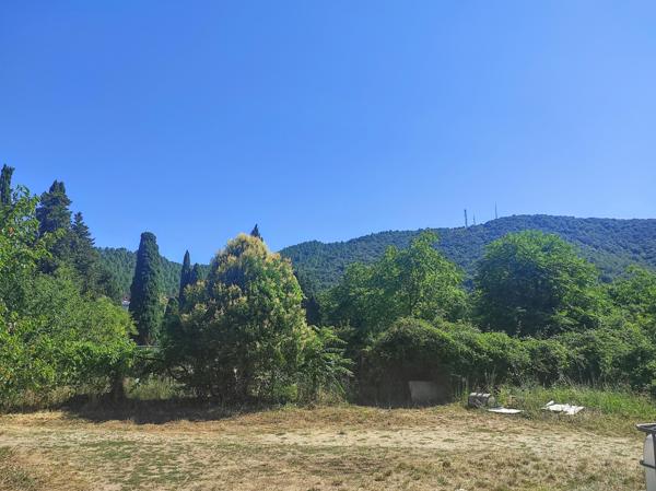 Bessèges (30160) Bessèges Appartements et local commercial 270 m² avec terrain