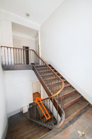 Appartement de 140 m² avec cour privative et dépendance en plein centre-ville