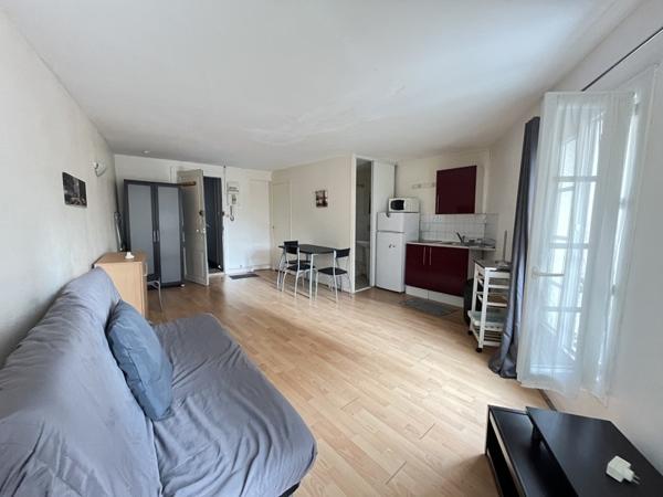 Immeuble 223 650 € Niort 102 m² DPE G