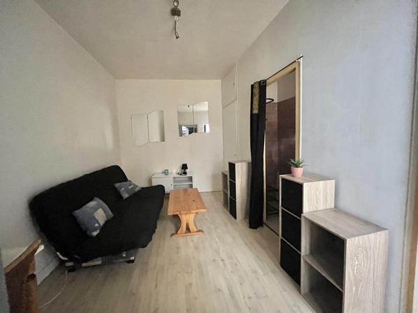 Immeuble 223 650 € Niort 102 m² DPE G