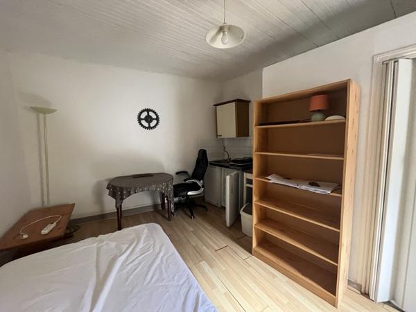 Immeuble 223 650 € Niort 102 m² DPE G