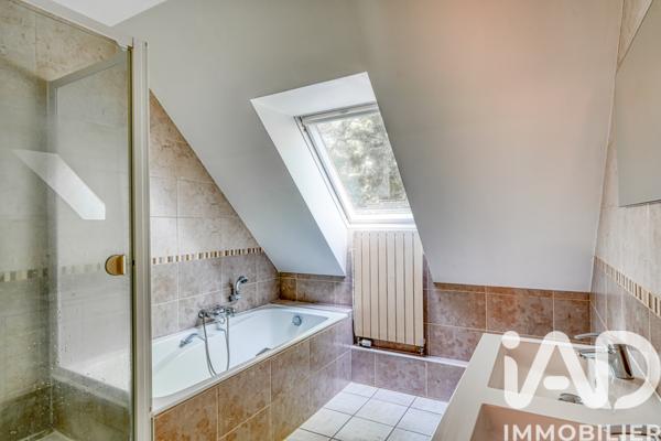 Maison à vendre 9 pièces 220 m² Bures-sur-Yvette