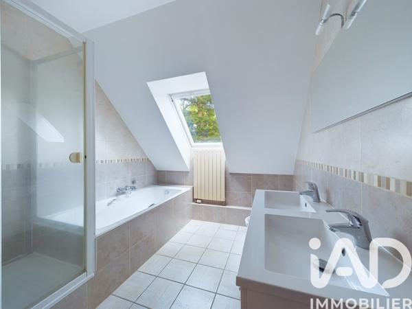 Maison à vendre 9 pièces 220 m² Bures-sur-Yvette