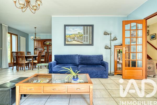 Maison à vendre 9 pièces 220 m² Bures-sur-Yvette