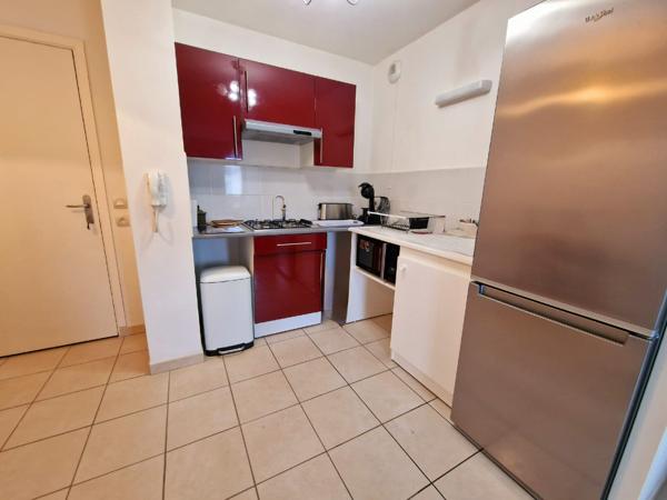 Appartement
         2 pièces
        - 39 m² 168 000 € *