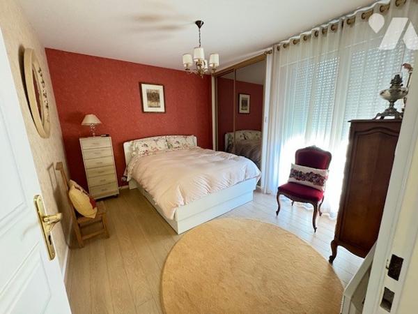 Appartement T3 au 4ème étage avec ascenseur à Vesoul rénové avec cave et place de parking