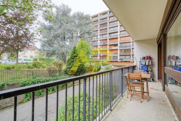 Appartement 3 pièce(s) 71 m2 €369 000 ** - Référence 505