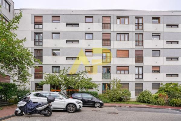 Appartement 3 pièce(s) 71 m2 €369 000 ** - Référence 505
